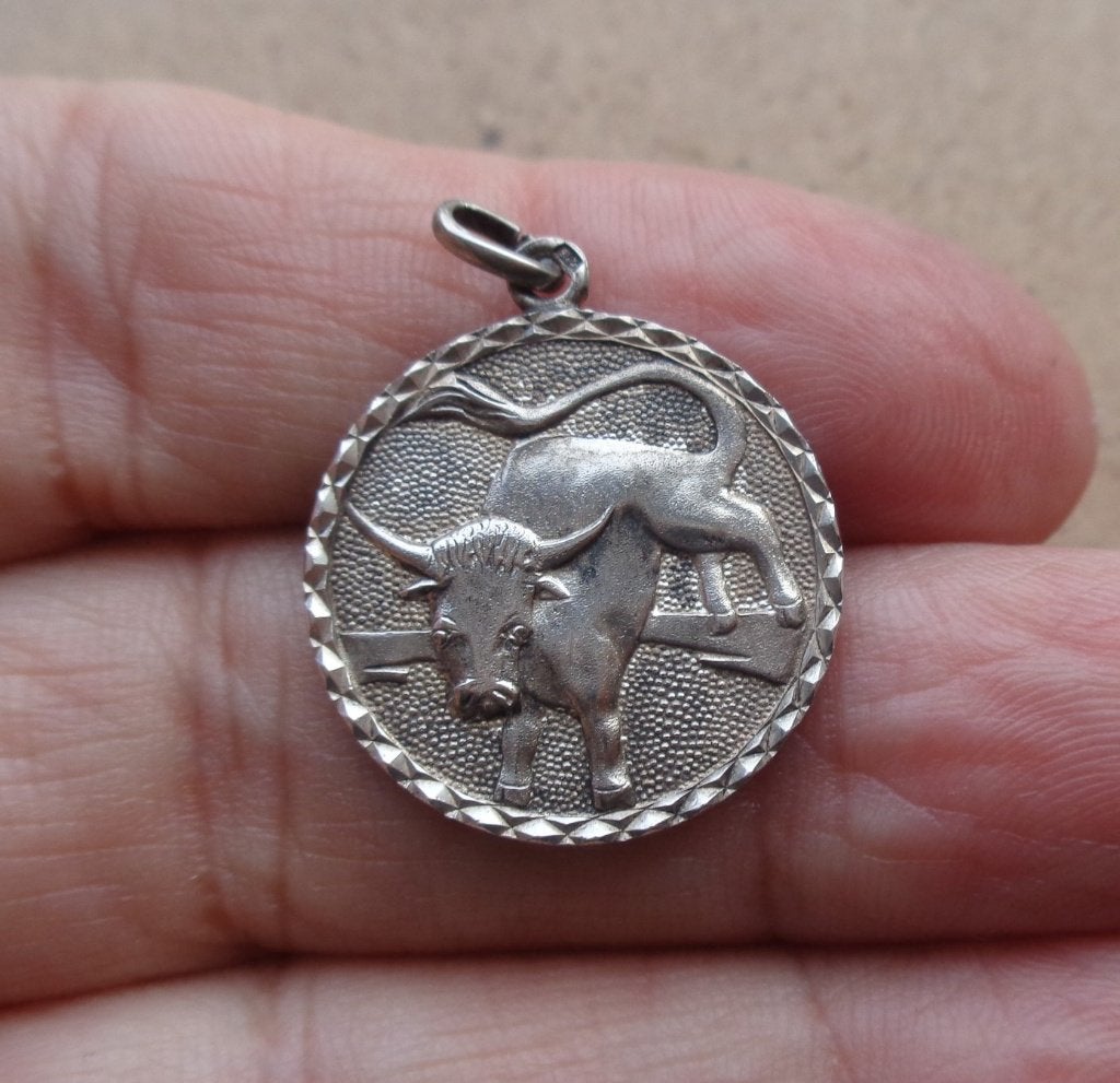 zilveren vintage hanger sterrenbeeld stier [521], Verzenden, Zo goed als nieuw, Kruis of Symbool, Zilver