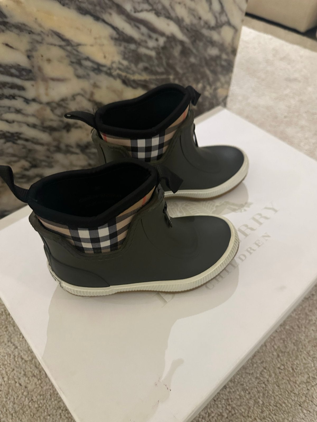 Burberry regenlaarzen maat 25 met doos, Kinderen en Baby's, Ophalen of Verzenden, Gebruikt, Jongen of Meisje