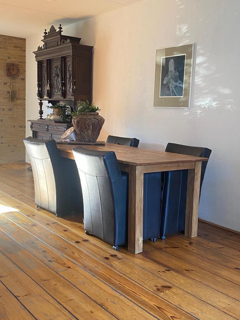 4 Riverdale Eettafel Stoelen Bruin Leer met Wieltjes, Huis en Inrichting, Stoelen, Ophalen, Gebruikt, Bruin, Leer