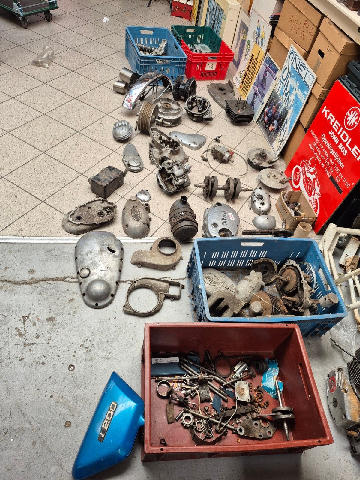 partij oldtimer onderdelen oa dkw125 ducati suzuki enz, Ophalen of Verzenden