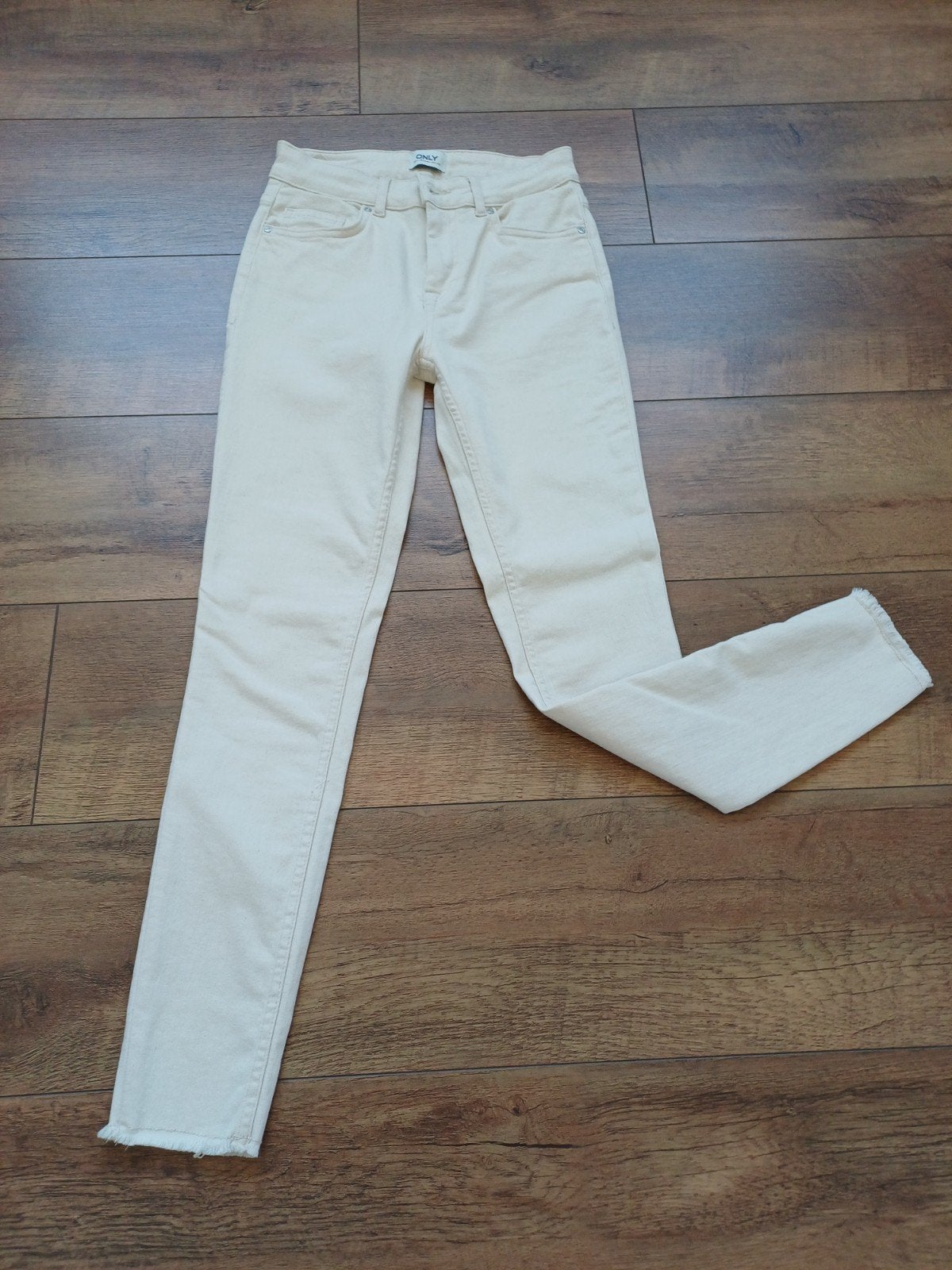 leuke witte 8only stretch broek pijpen 36, Wit, Nieuw, Ophalen of Verzenden, Maat 36 (S)