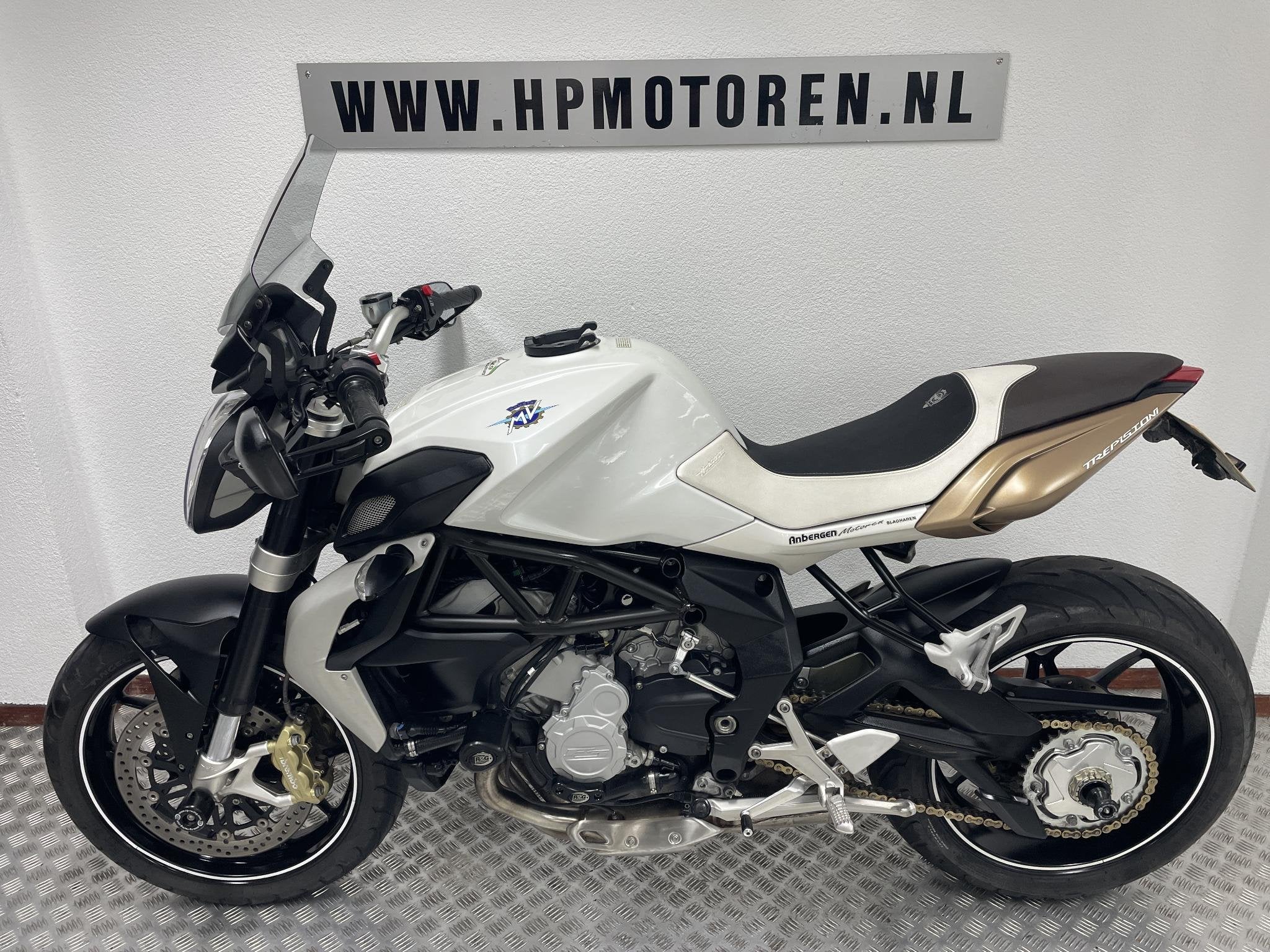 MV Agusta BRUTALE 675 LTD TC TREPISTONI BOVAGGARANTIE NIEUWS, 675 cc, Meer dan 35 kW, Overig, Info@motomondo.com