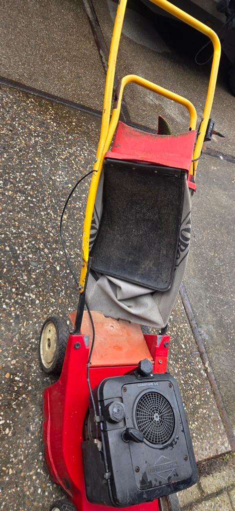 Grasmaaier met Briggs & Stratton Quantum 35 motor, Ophalen, Cirkelmaaier, Gebruikt, Briggs & Stratton