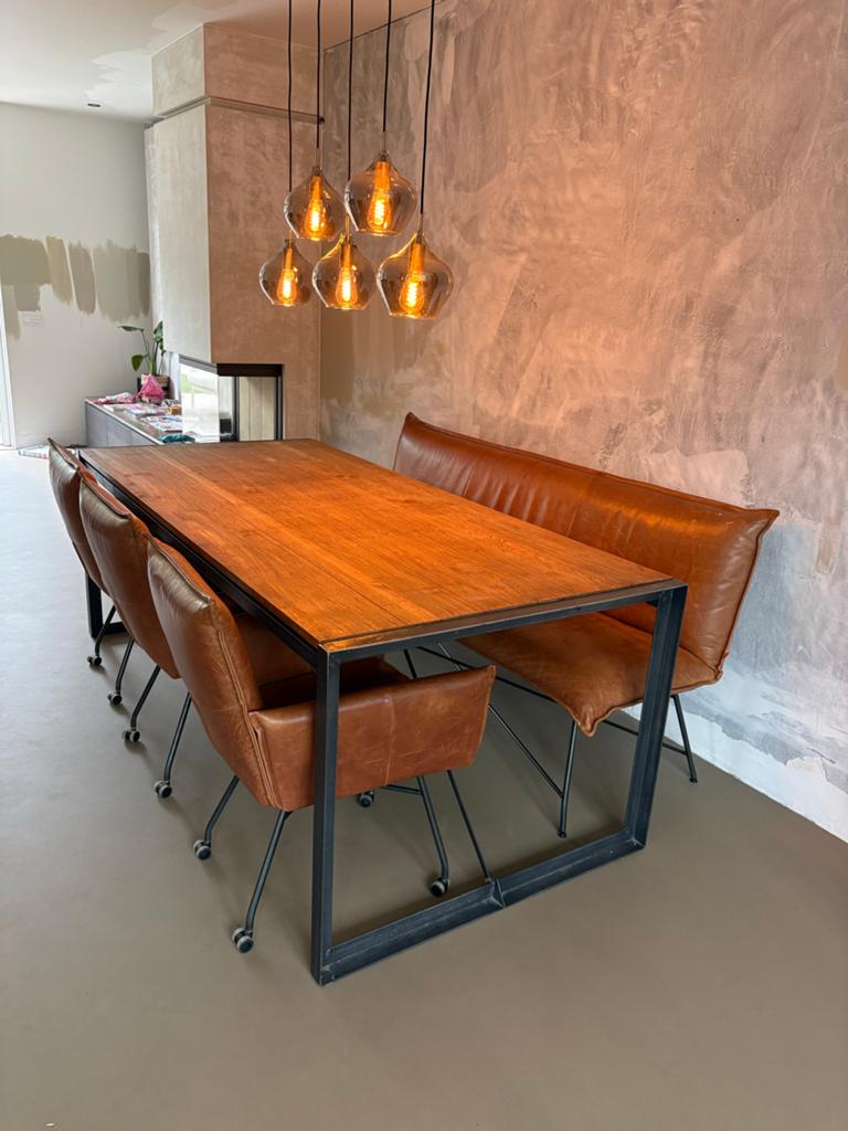 D-Bodhi Fendy Industriële eettafel met staal en teakhout, Huis en Inrichting, Tafels | Eettafels, Ophalen, Gebruikt, Teakhout