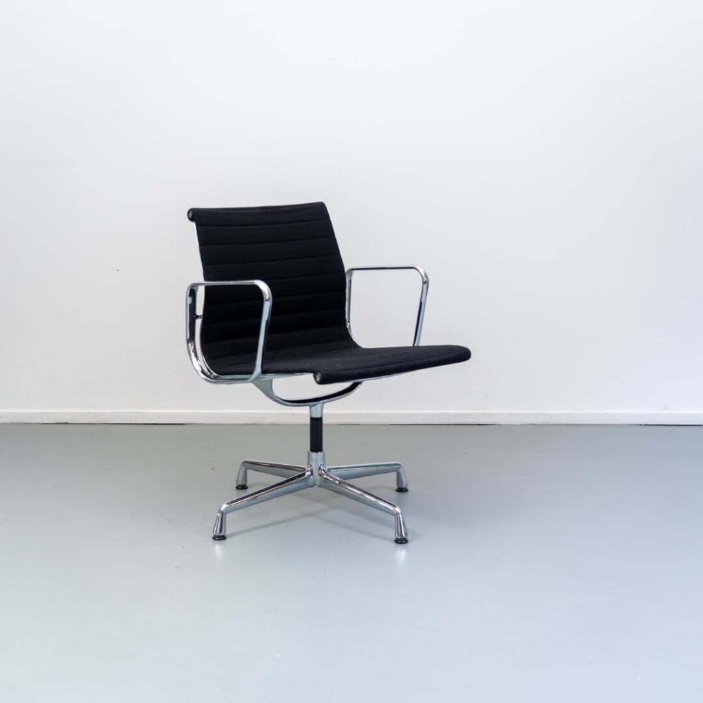 85x Vitra Eames EA 108 Stoel Zwart Hopsak – Chroom, Huis en Inrichting, Bureaustoelen, Zo goed als nieuw, Bureaustoel, Zwart