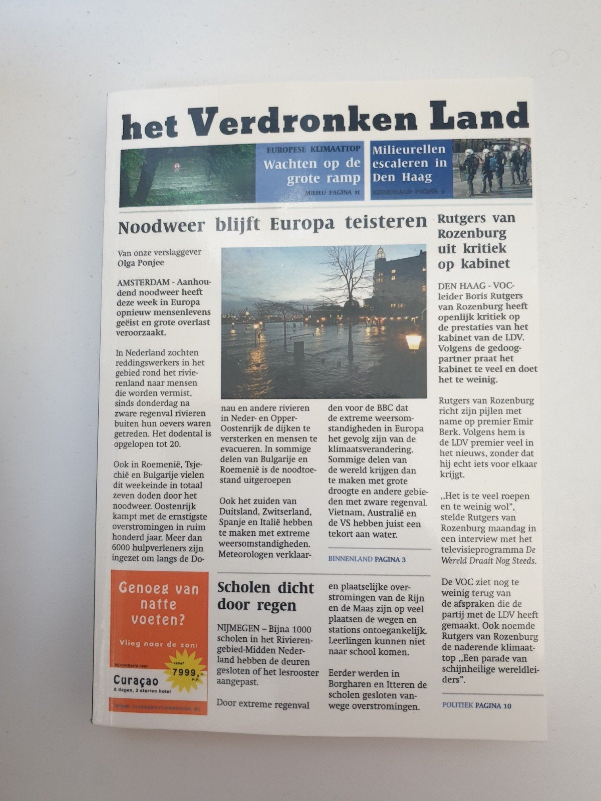 Het Verdronken Land - Krant over noodweer Europa, Ophalen of Verzenden, Gelezen
