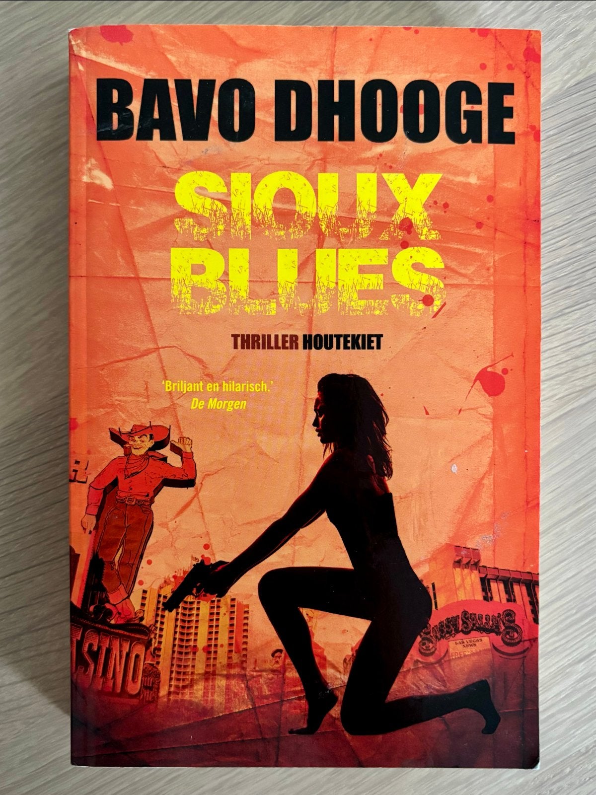 Sioux Blues - Bavo Dhooge (Thriller), Boeken, Thrillers, Gelezen, Ophalen of Verzenden