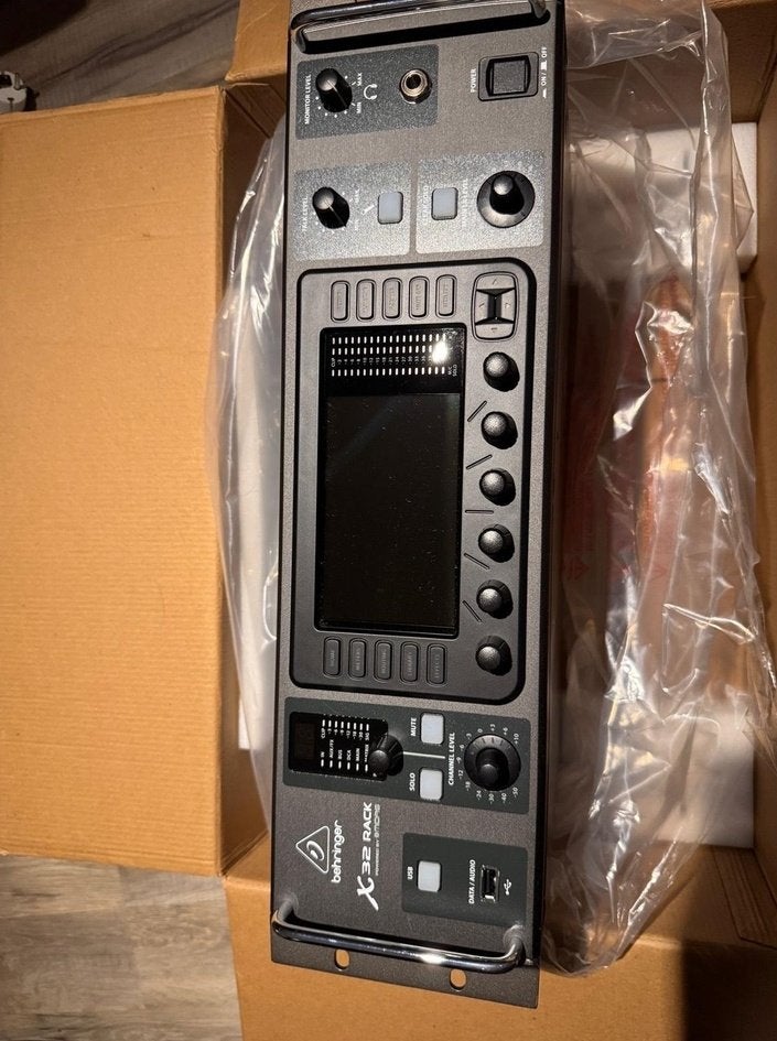 behringer x32 rack, Muziek en Instrumenten, Mengpanelen, Ophalen of Verzenden, Zo goed als nieuw, 20 kanalen of meer, Microfooningang