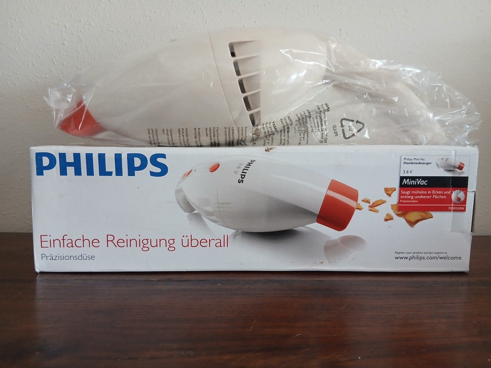Nieuwe Philips MiniVac Kruimeldief - Handig en Compact, Draadloos, Nieuw, Ophalen of Verzenden, Reservoir