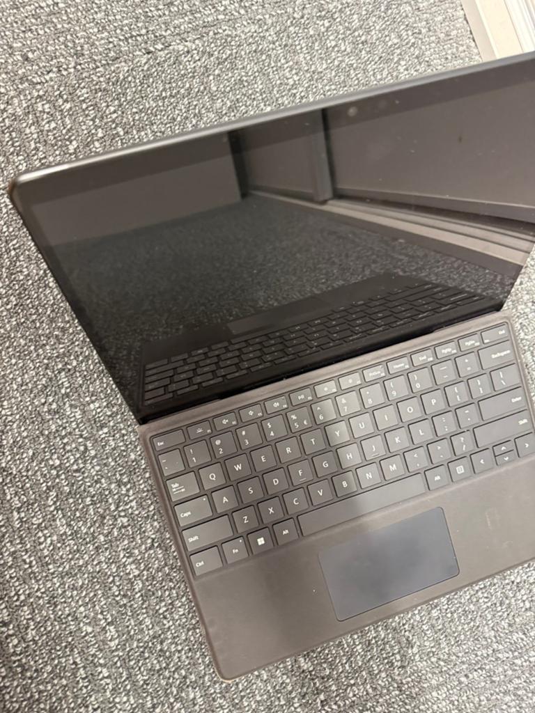 Surface 8 pro, Computers en Software, Windows Tablets, Zo goed als nieuw, 12 inch, Ophalen