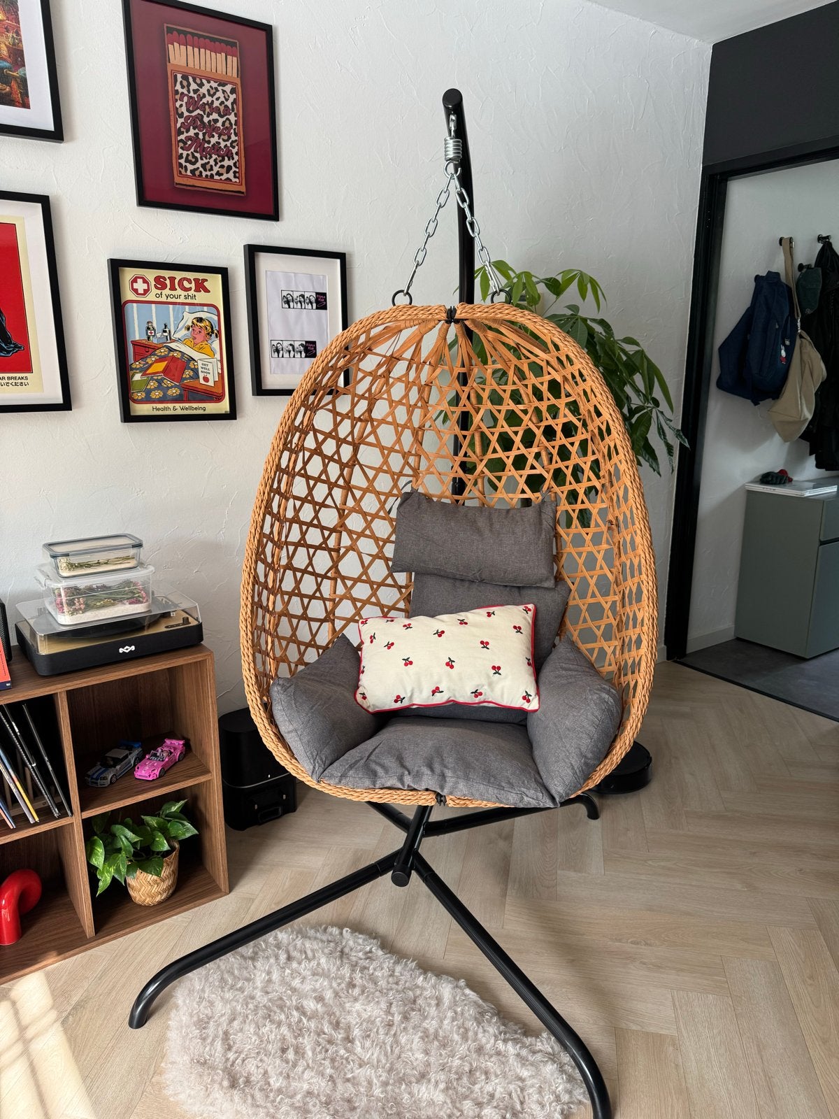 Comfortabele rotan hangstoel, Huis en Inrichting, Stoelen, Ophalen, Bruin, Riet of Rotan, Zo goed als nieuw