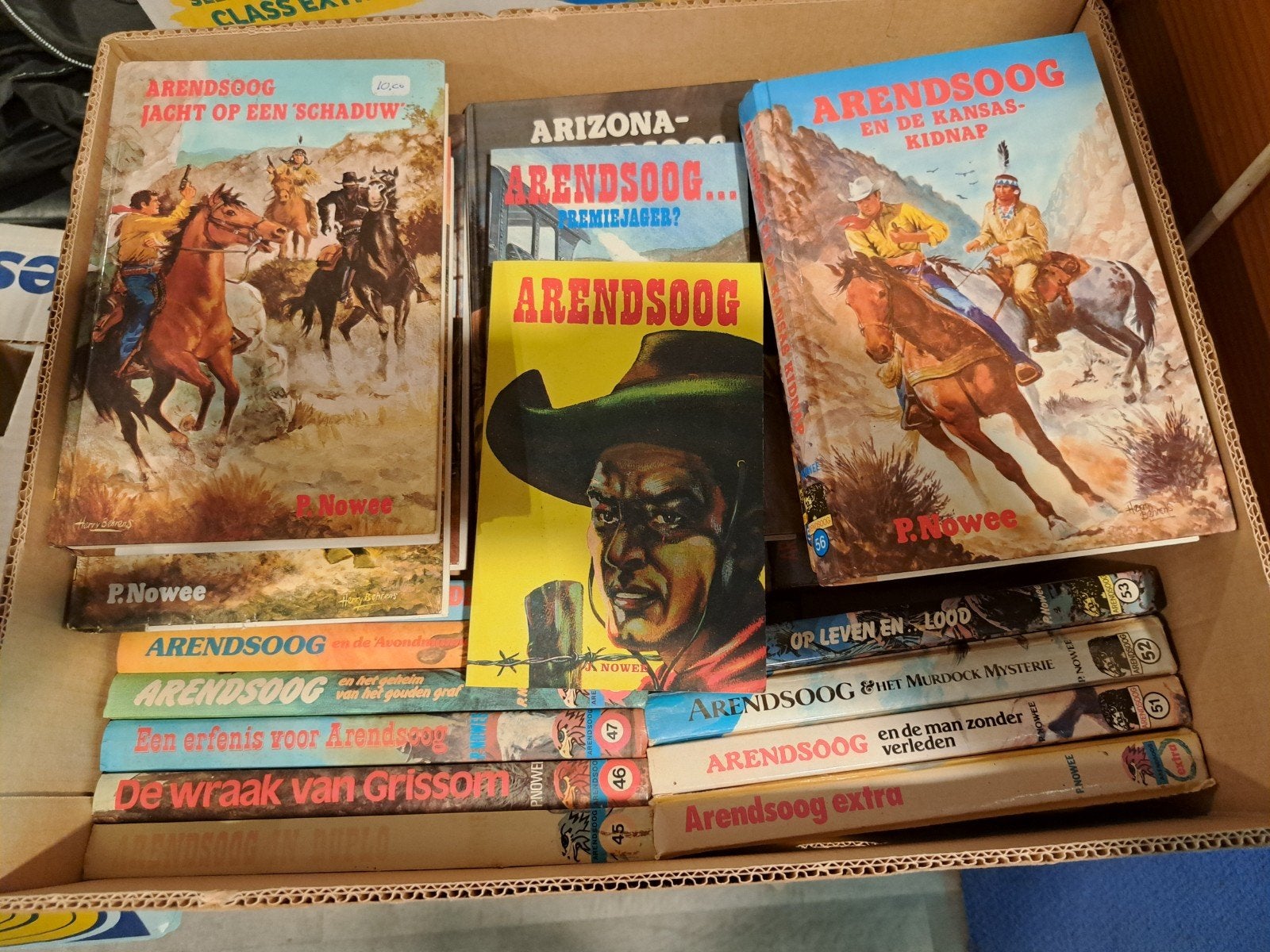Arendsoog (2 bananendozen vol) 1-58,60,61, Ophalen, Gelezen, J. Nowee
