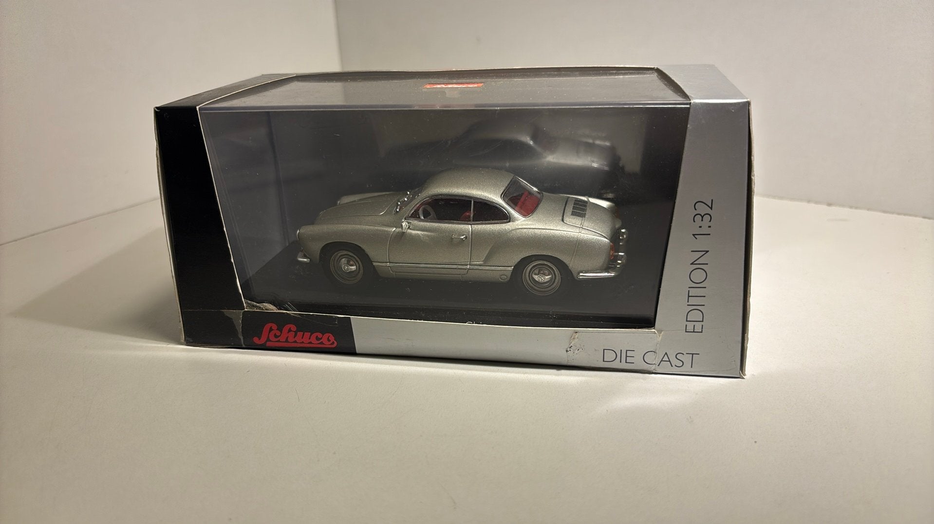 Volkswagen karmann ghia grey schuco 1.32, Tractor of Landbouw, Ophalen of Verzenden, Schuco, A
