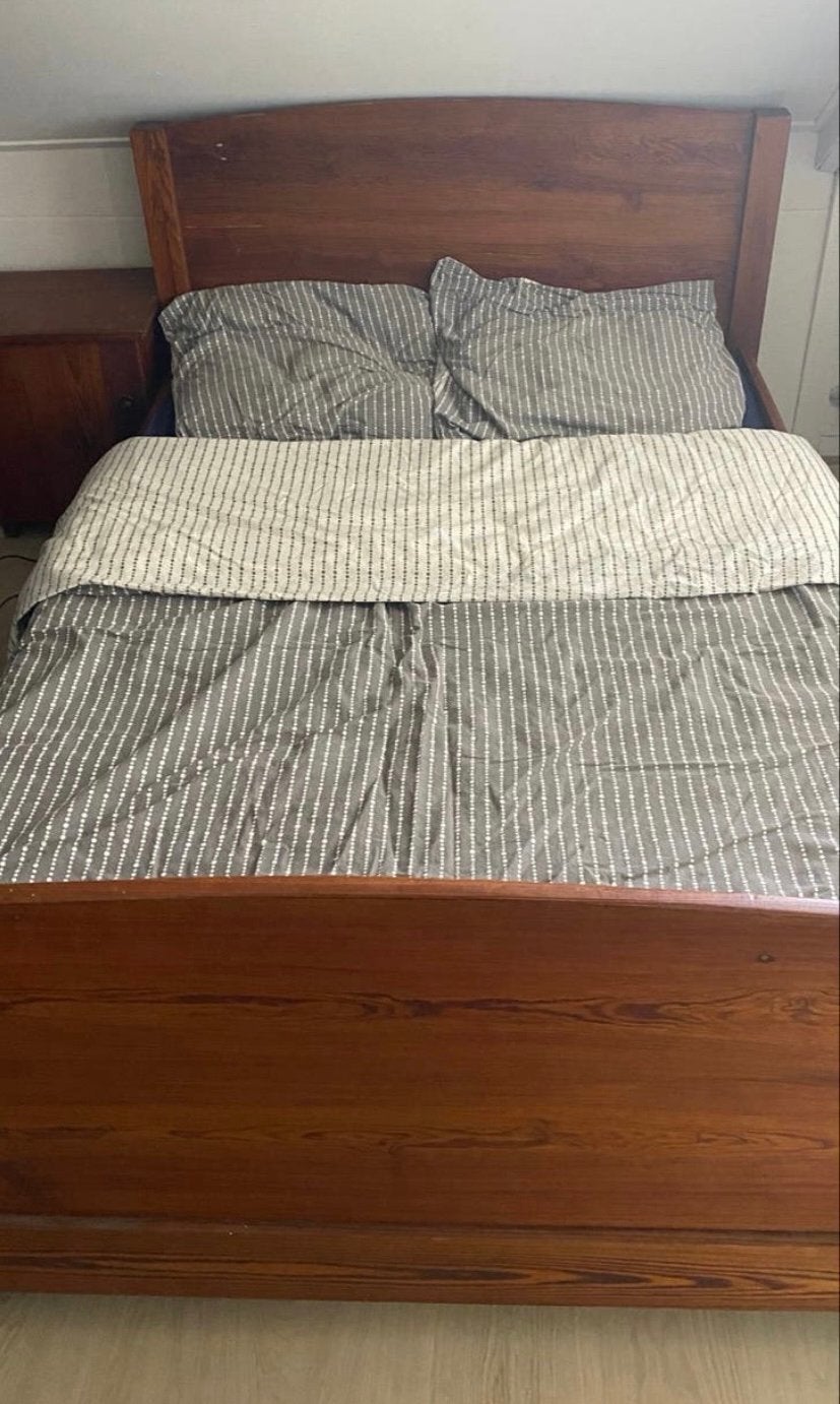 Te koop antiek houten bed incl.matras, Huis en Inrichting, Slaapkamer | Complete slaapkamers, Zo goed als nieuw, Twijfelaar, Ophalen
