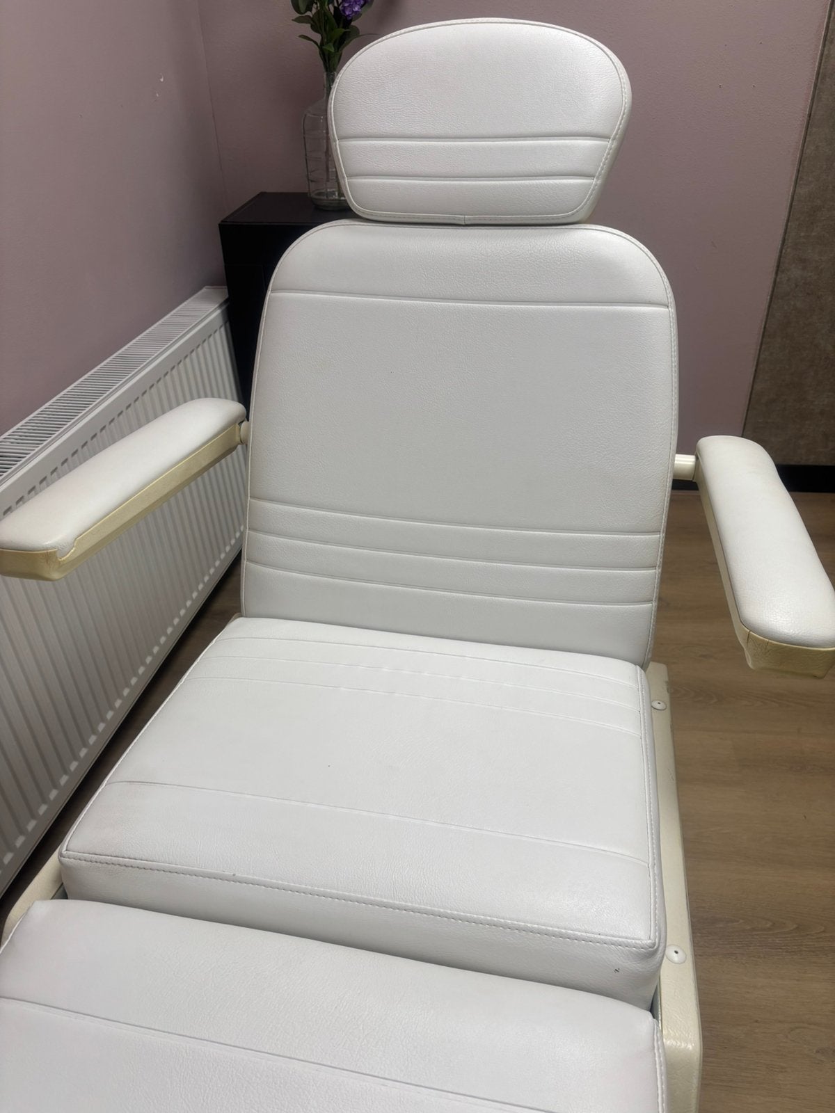 Te koop behandelstoel, pedicure, schoonheidsspecialiste, Ophalen, Zo goed als nieuw