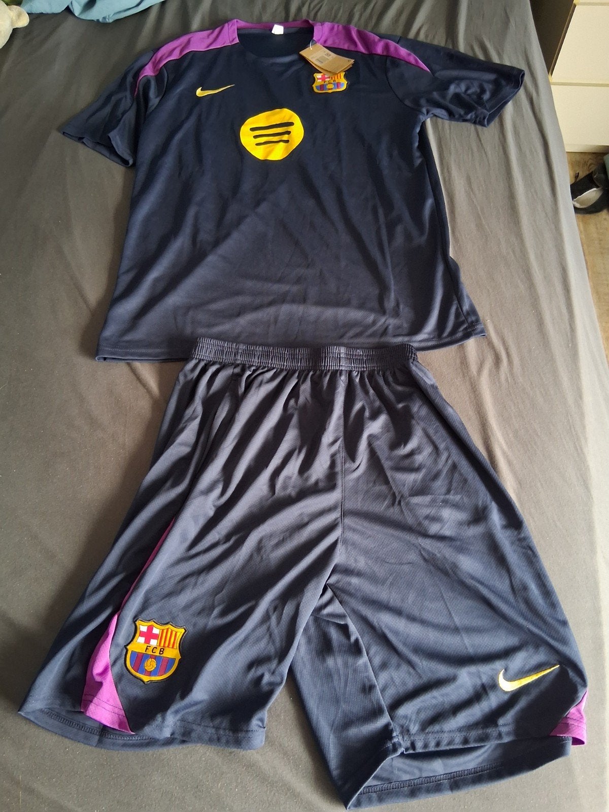 FC Barcelona Trainingspak Nike - Nieuw met labels - Maat XL, Maat XL, Ophalen of Verzenden, Nieuw, Set
