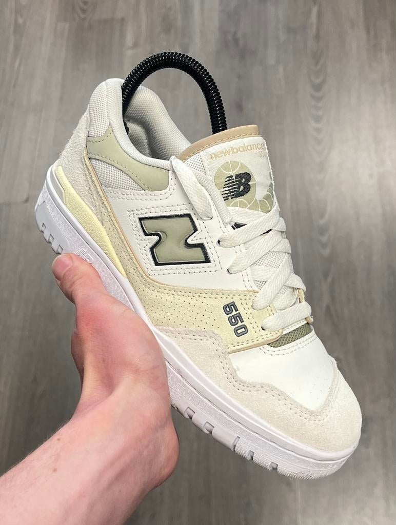 New Balance 550 sea salt fatigue green sneakers - Maat 37, Wit, Ophalen of Verzenden, Sneakers of Gympen, Zo goed als nieuw