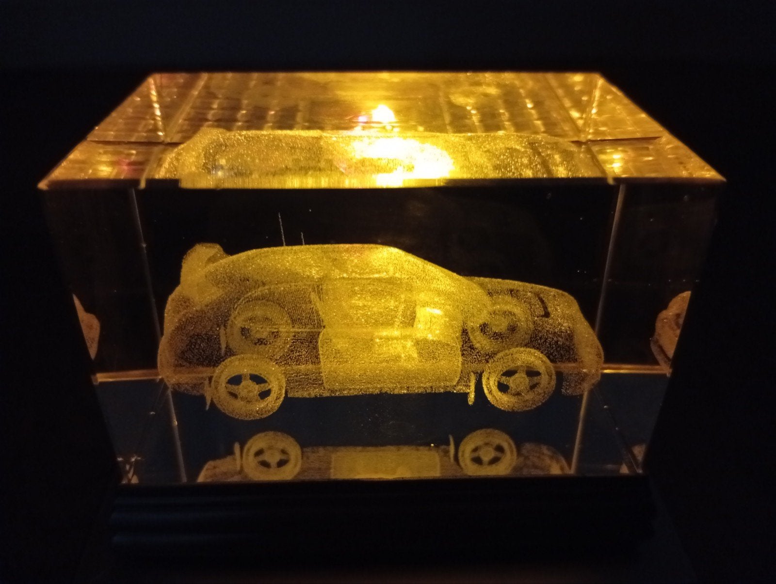 3D Laser Gegraveerde Auto in Kristal met LED Verlichting, Hobby en Vrije tijd, Ophalen of Verzenden, Zo goed als nieuw, Auto, Overige merken