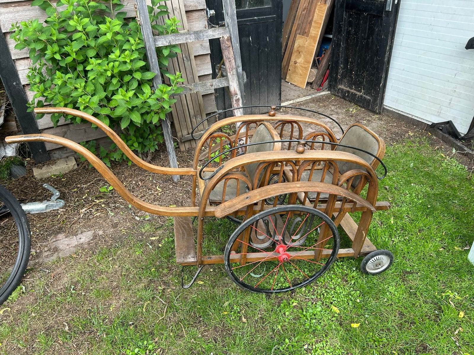 Antieke 2 zits wandelwagen, Ophalen