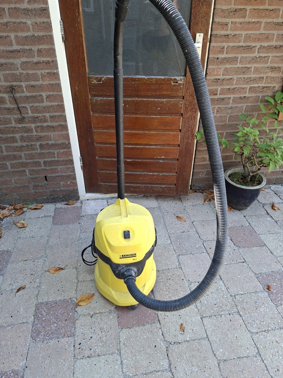 Kärcher WD 2 Nat- en Droogzuiger - Krachtige Alleszuiger, Ophalen, Gebruikt, Kärcher, Industriële stofzuiger