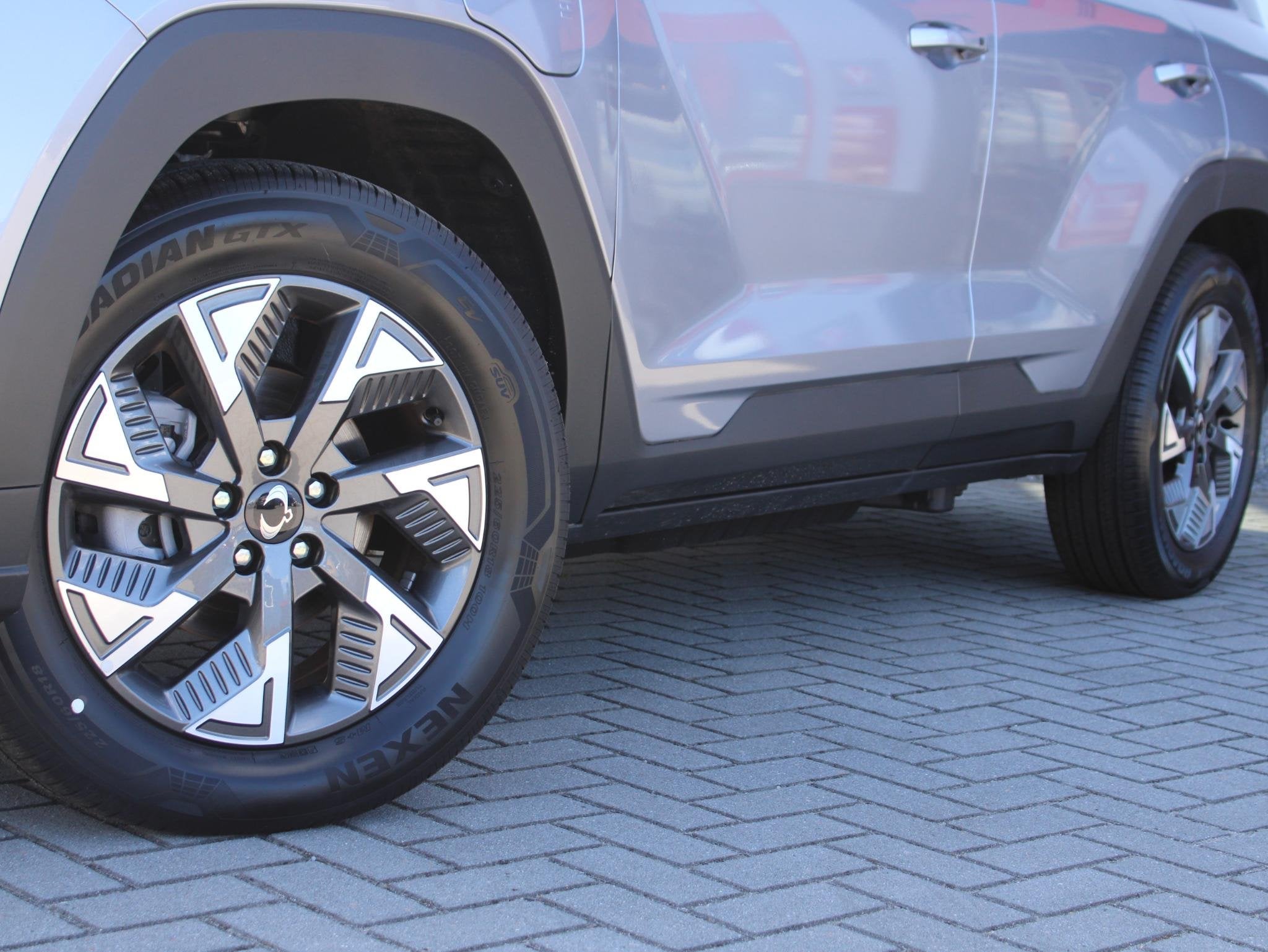KGM Torres EVX Platinum 73.4 kWh 1500kg Trekgewicht, Stoelve, Zwart, Origineel Nederlands, 462 km, SUV of Terreinwagen