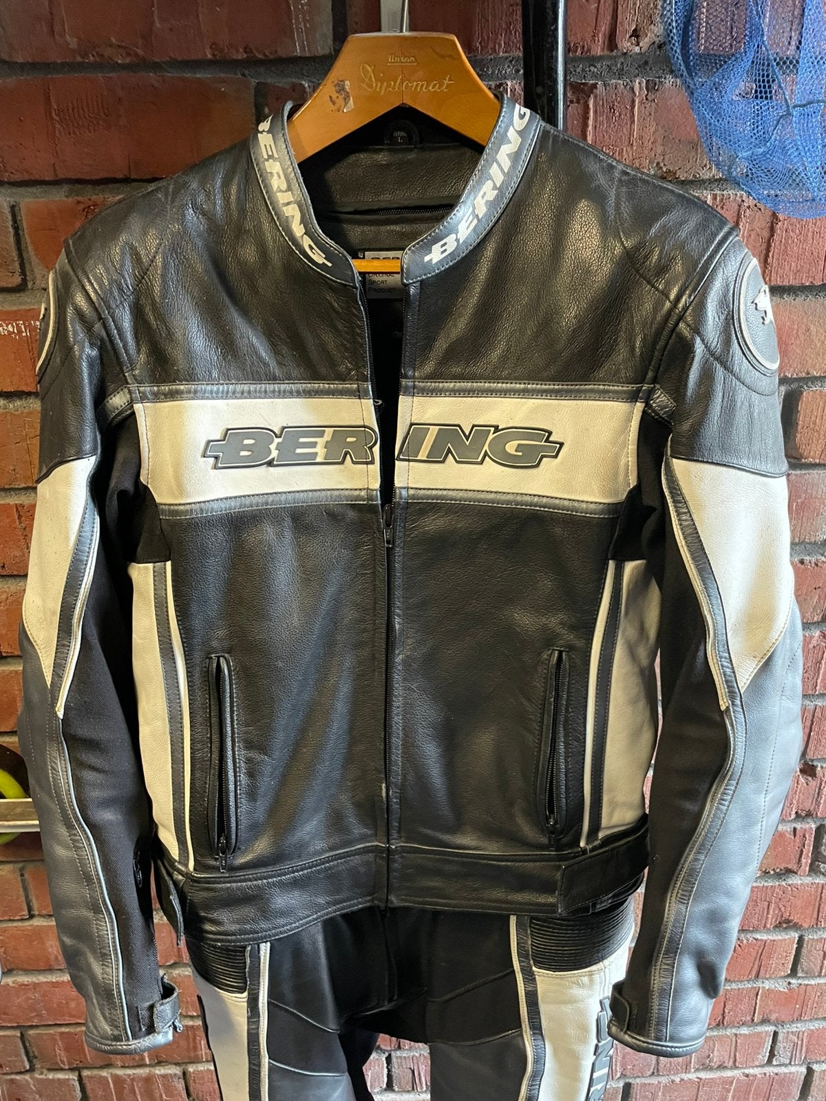 Bering motorpak (L) en Suomi helm (heren), Ophalen, Tweedehands, Heren, Jas | leer