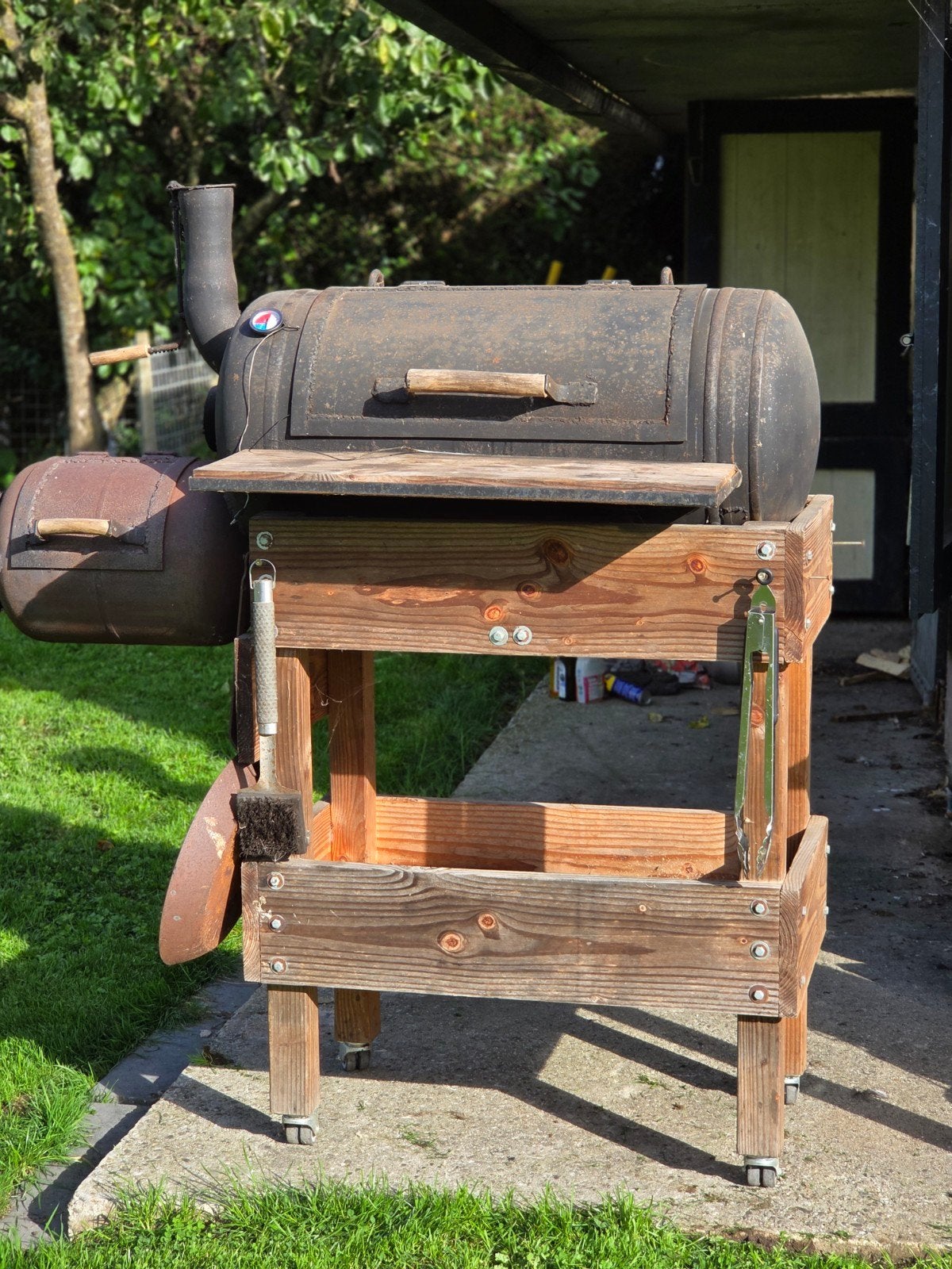 Zelfbouw BBQ Offset Smoker (Reverse Flow) - Houtgestookt, Ophalen, Gebruikt