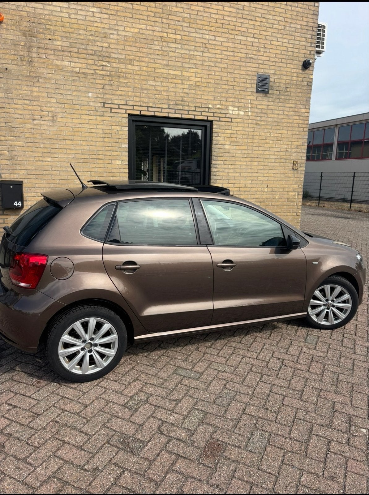 Volkswagen Polo 1.2 TSI 66KW 2012 Bruin, Voorwielaandrijving, 40 €/maand, Zwart, 4 cilinders