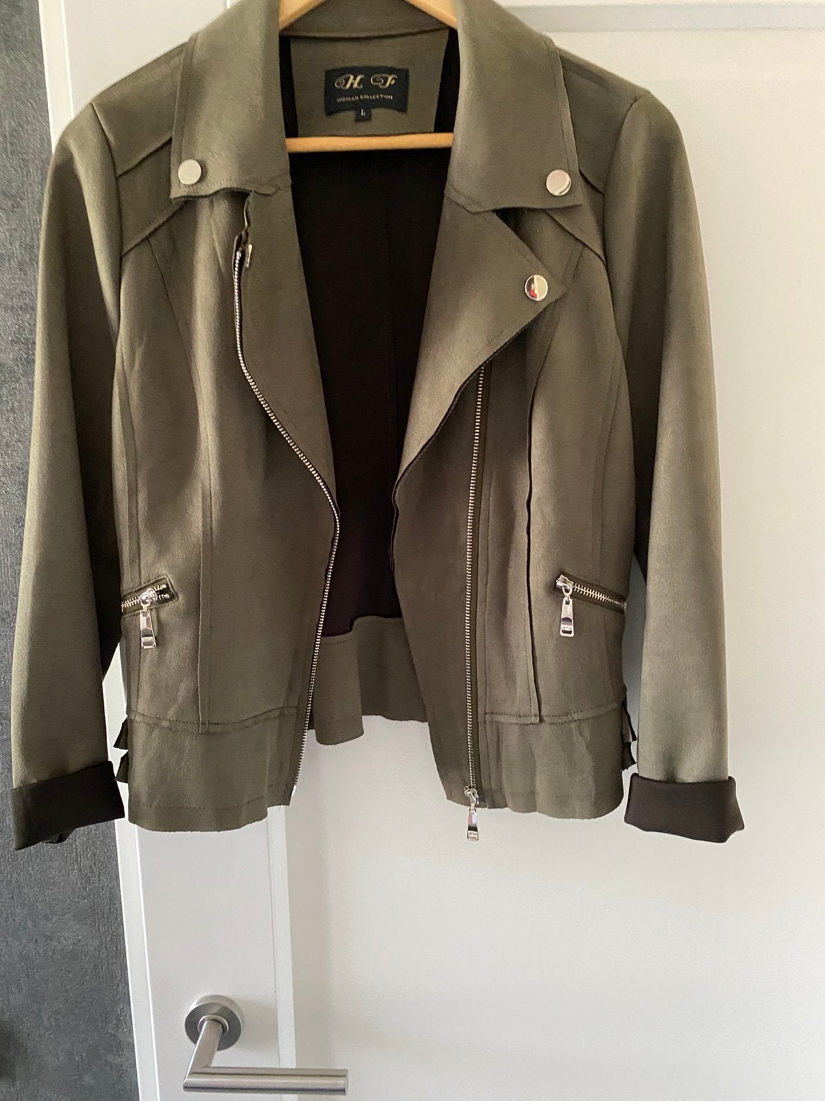 Bikerjasje suèdelook maar l , legergroen., Kleding | Dames, Ophalen of Verzenden, Zo goed als nieuw, Groen