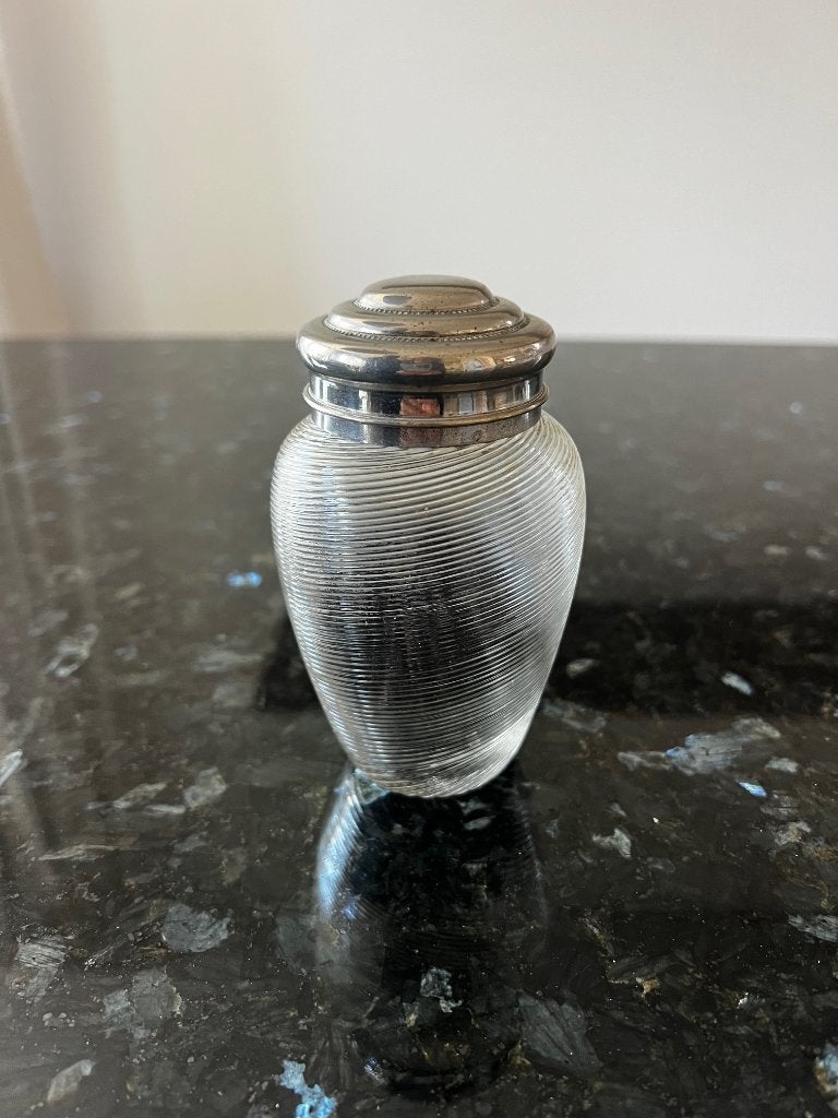 Antiek Theebusje met Verzilverde Deksel – Fries draadglas, Ophalen of Verzenden