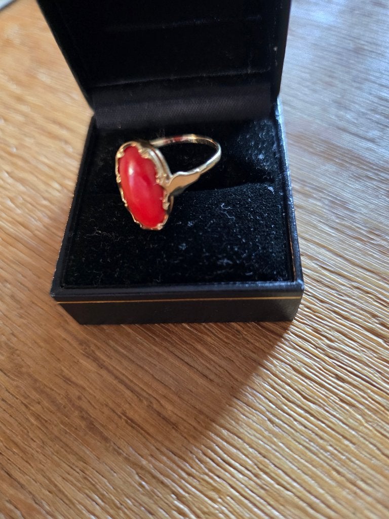 Gouden 14 karaat ring met ovale bloedkoraal., Ophalen, Gebruikt, Kleiner dan 17, Dame