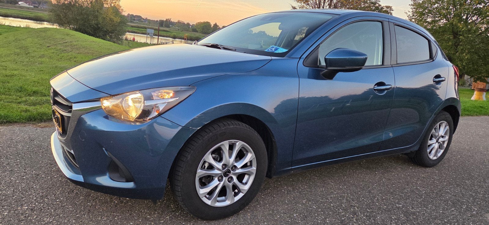 Mazda 2 1.5 Skyactiv-g 90PK 2020 Blauw, Auto's, Voorwielaandrijving, Stof, 40 €/maand, Blauw