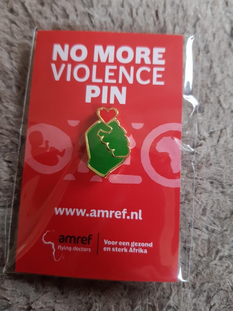 Nieuwe Pin; No more Violence., Ophalen of Verzenden, Nieuw, Speldje of Pin