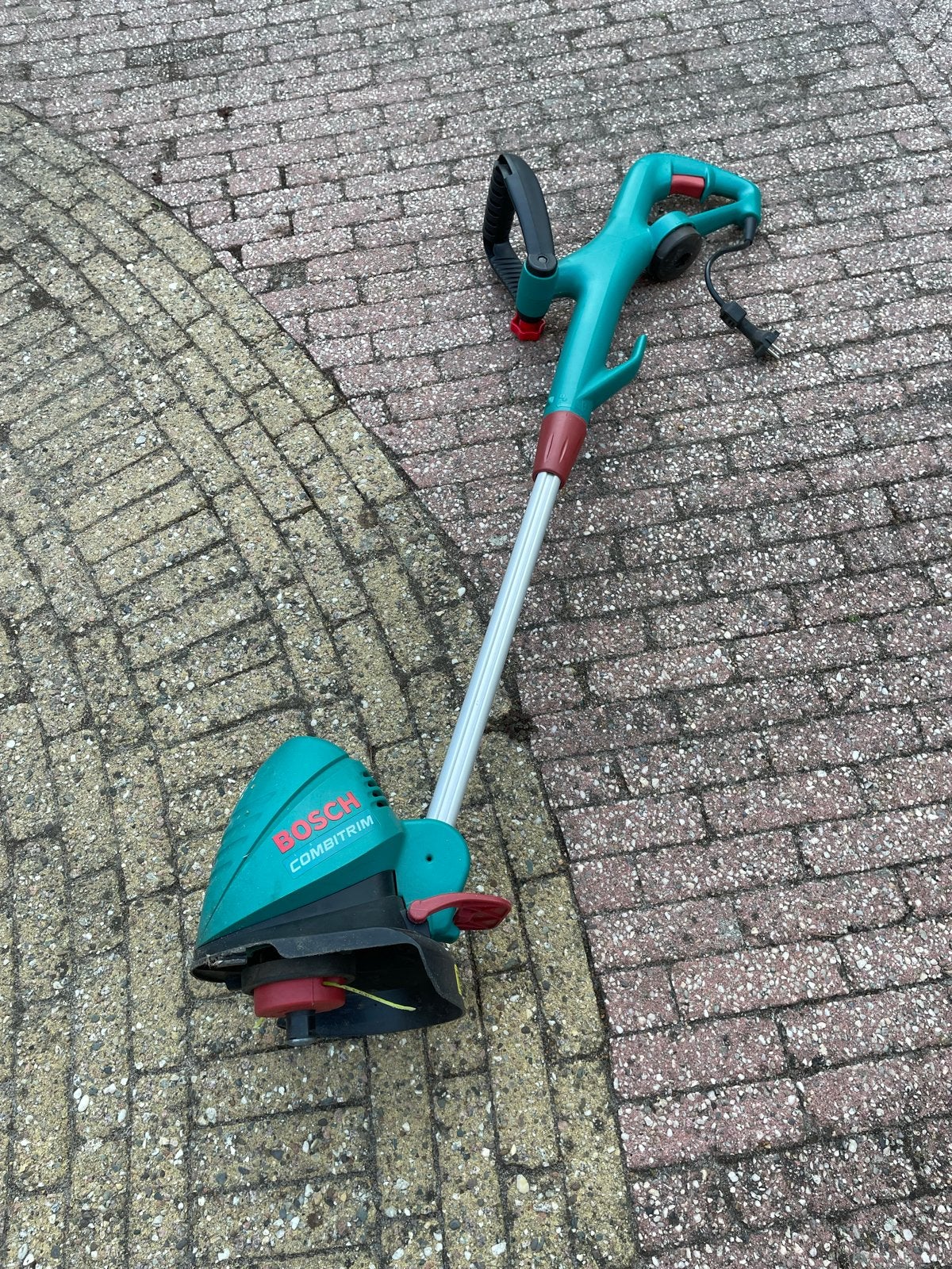 Bosch ART 23 Combitrim grastrimmer - Verstelbare lengte, Cirkelmaaier, Gebruikt, Elektrische grasmaaier, Minder dan 30 cm