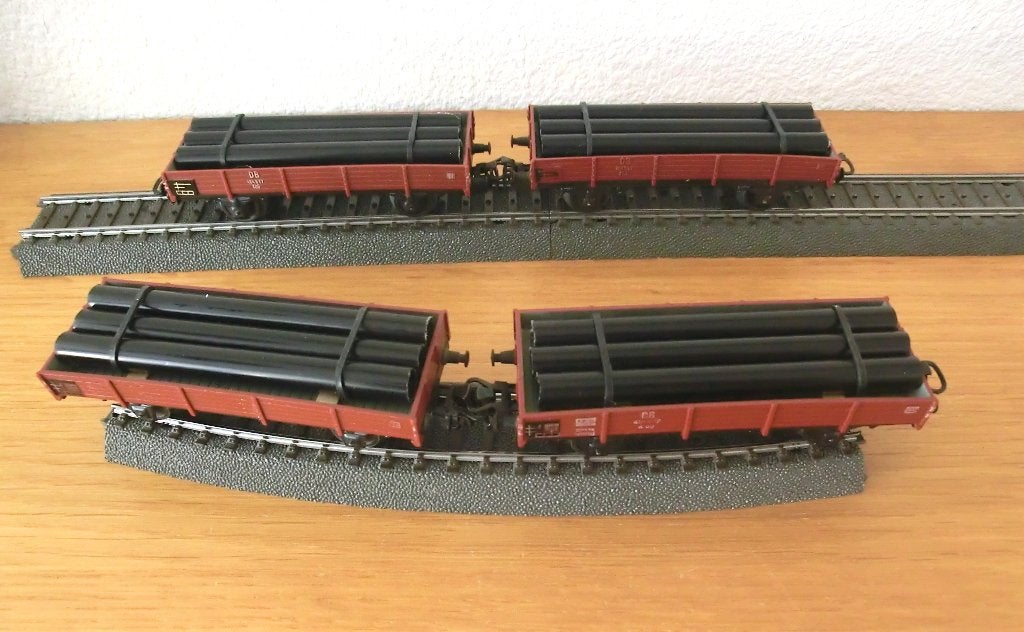 4 st Marklin wagens 4503 met zwarte buis lading., Wisselstroom, Gebruikt, Wagon, Ophalen of Verzenden