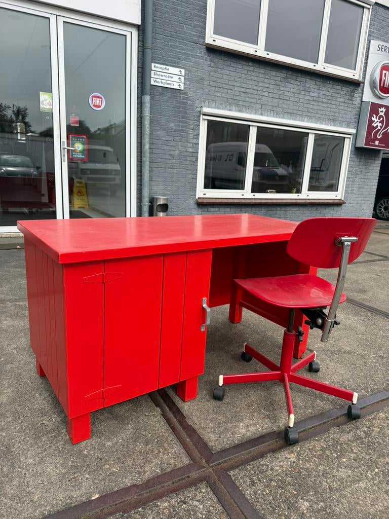 Rood bureau (incl bureaustoel), Ophalen, Zo goed als nieuw