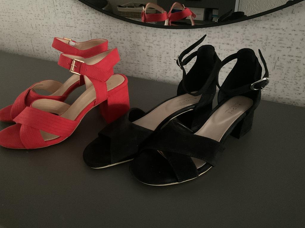 Prachtig dames schoenen( Mt 39)z.g.a.n. Per paar 12€, Ophalen of Verzenden, Zo goed als nieuw, Zwart