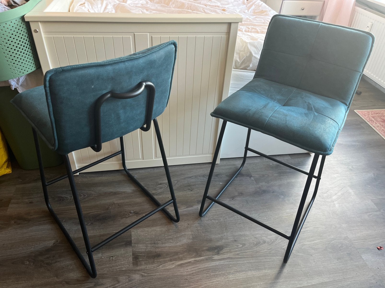 Petrol suede barkrukken, Ophalen, Met voetsteun, 60 tot 90 cm, Zo goed als nieuw