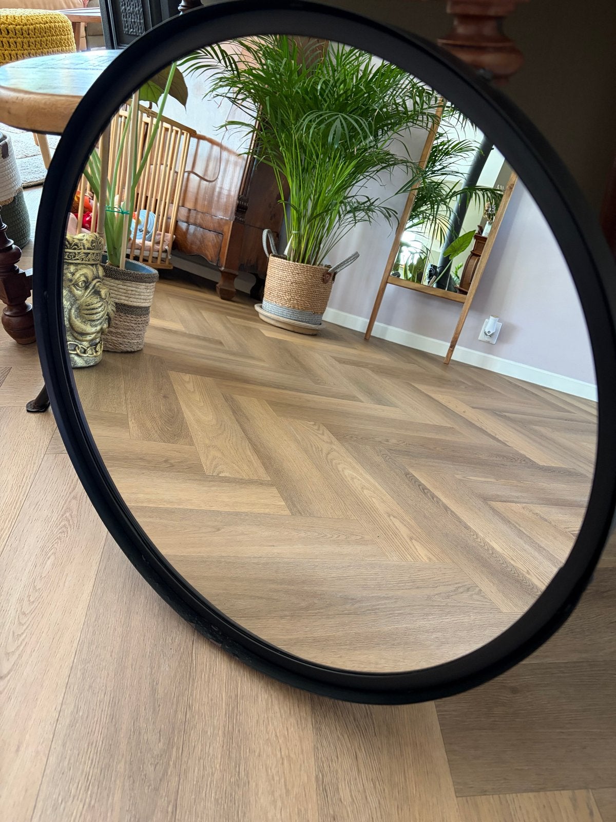 WOOOD-Ronde industriële spiegel met zwarte rand, Huis en Inrichting, Woonaccessoires | Spiegels, Ophalen, Rond, Zo goed als nieuw
