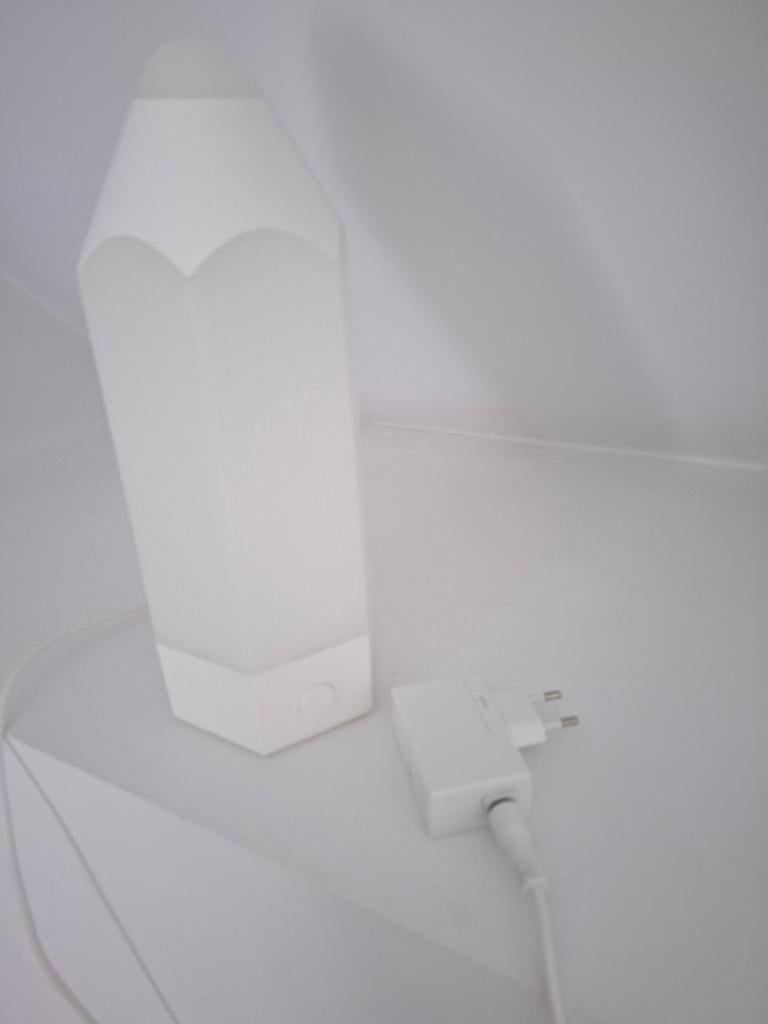 IKEA PELARBOJ  lamp nacht lampje,pencil lamp,tafel lamp, Huis en Inrichting, Lampen | Tafellampen, Ophalen of Verzenden, Zo goed als nieuw