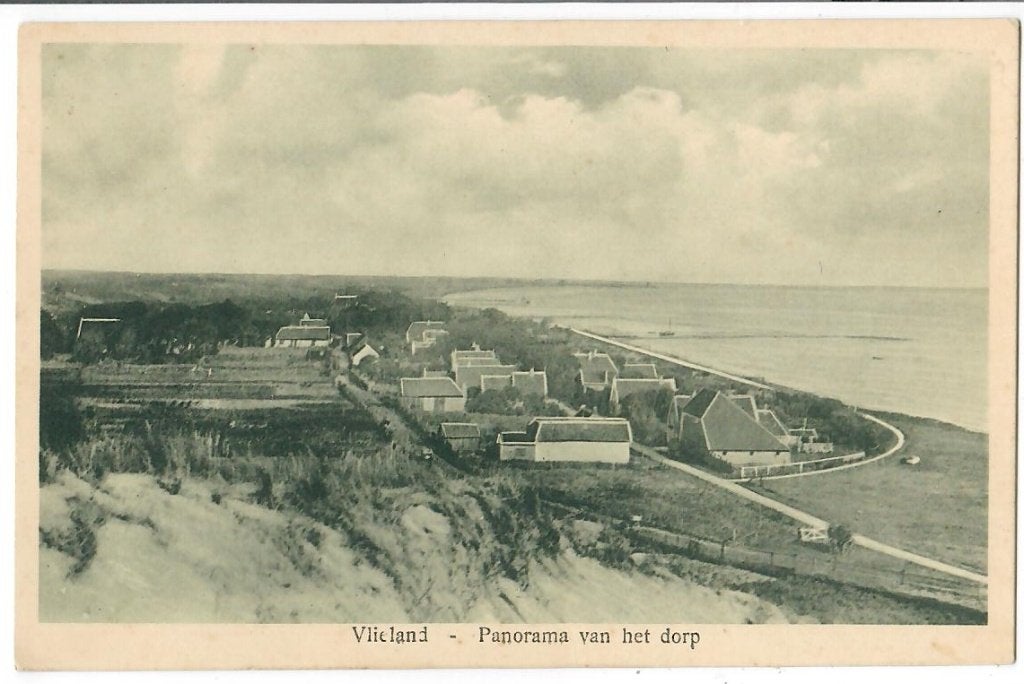 Vlieland - Panorama van het dorp, Verzamelen, Verzenden, 1920 tot 1940, Ongelopen, Waddeneilanden