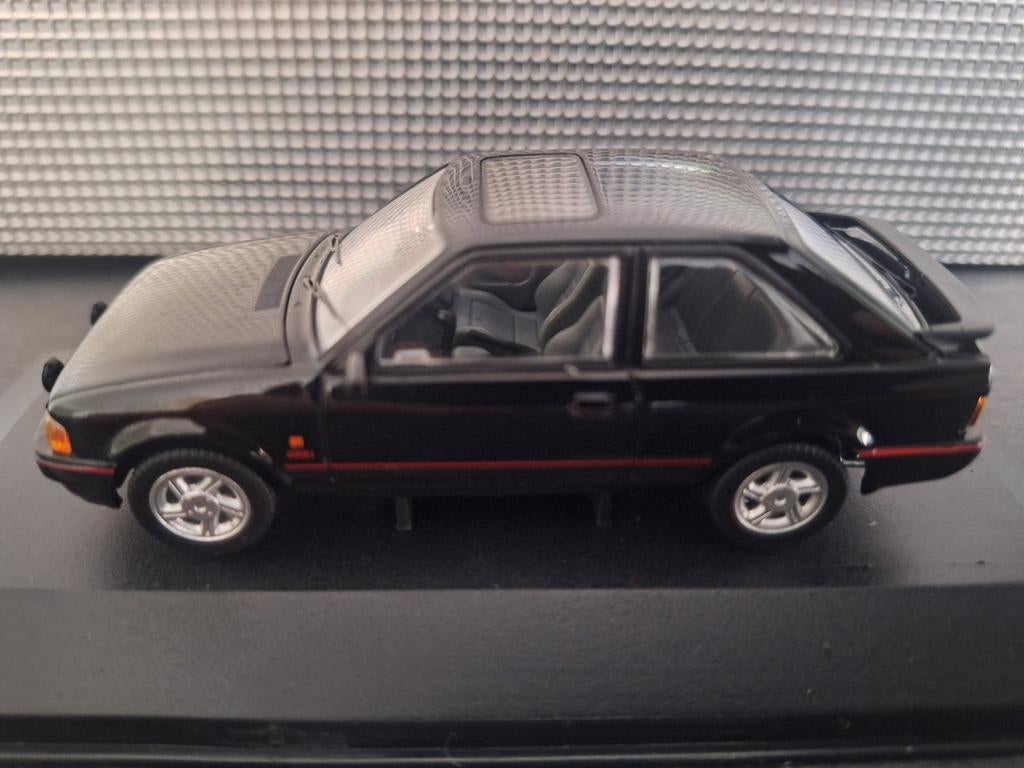 Nieuw en Afgeprijsd wegens kleine breuk boxje Ford Escort, Auto, Vanguards, Nieuw, Ophalen of Verzenden