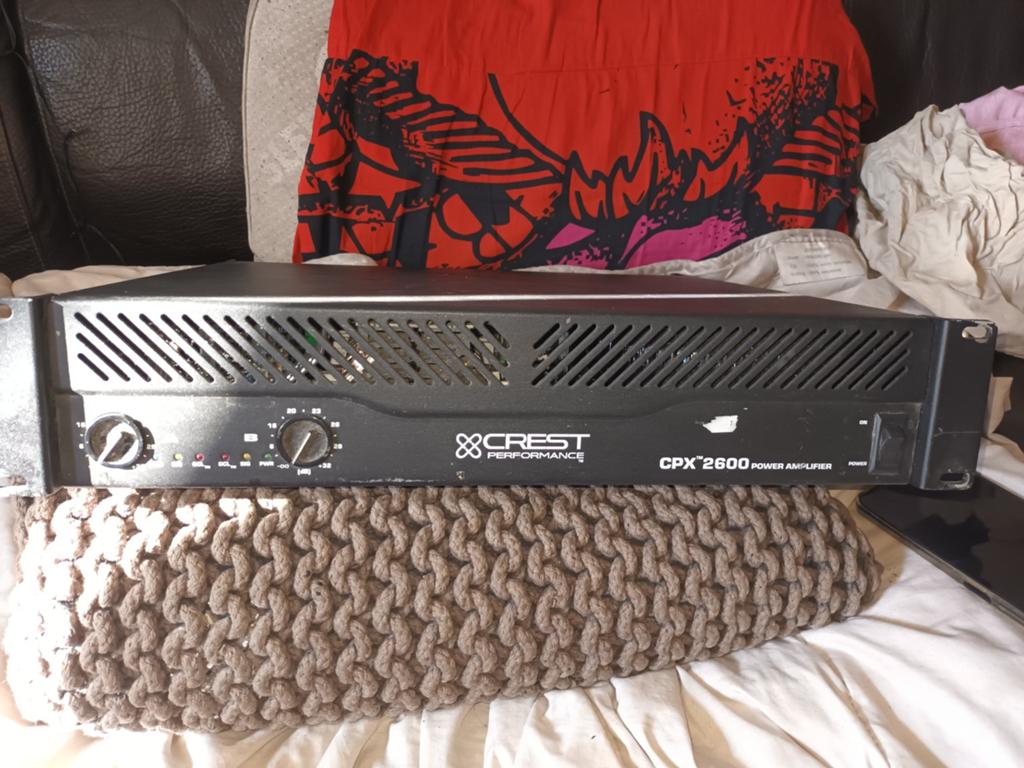 Crest Performance CPX 2600, Overige merken, Ophalen of Verzenden, 120 watt of meer, Gebruikt