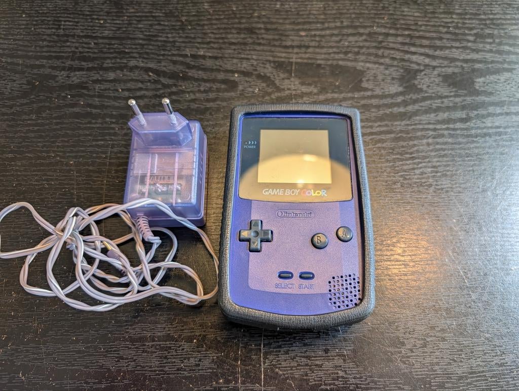 Nintendo Game Boy Color Paars met oplader en hoesje, Spelcomputers en Games, Ophalen, Gebruikt