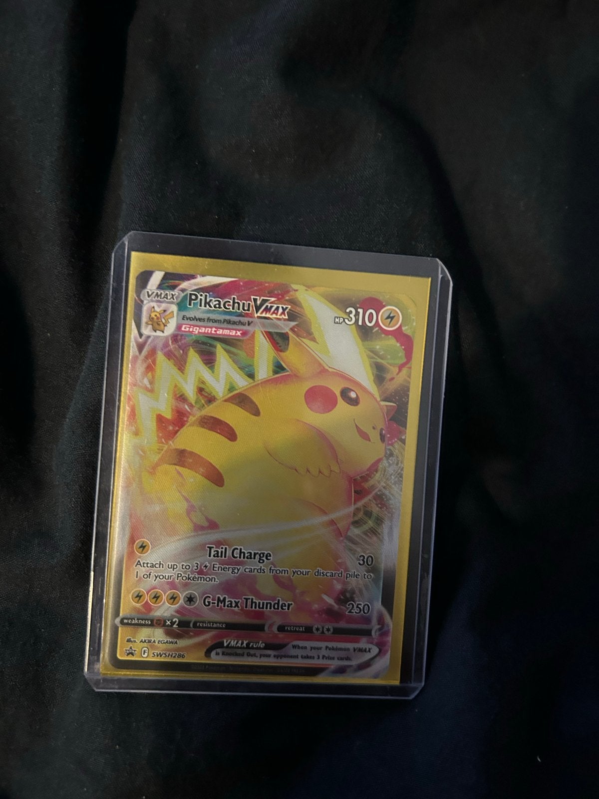 Pikachu VMAX Gigantamax Pokémon Kaart, Ophalen of Verzenden, Zo goed als nieuw, Losse kaart