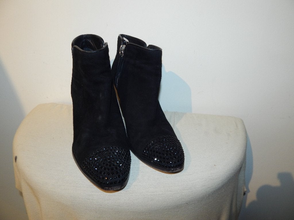 Giuseppe Zanotti laarsjes swarovski steentjes neus zwart38.5, Kleding | Dames, Verzenden, Zwart, Lage of Enkellaarzen, Giuseppe zanotti