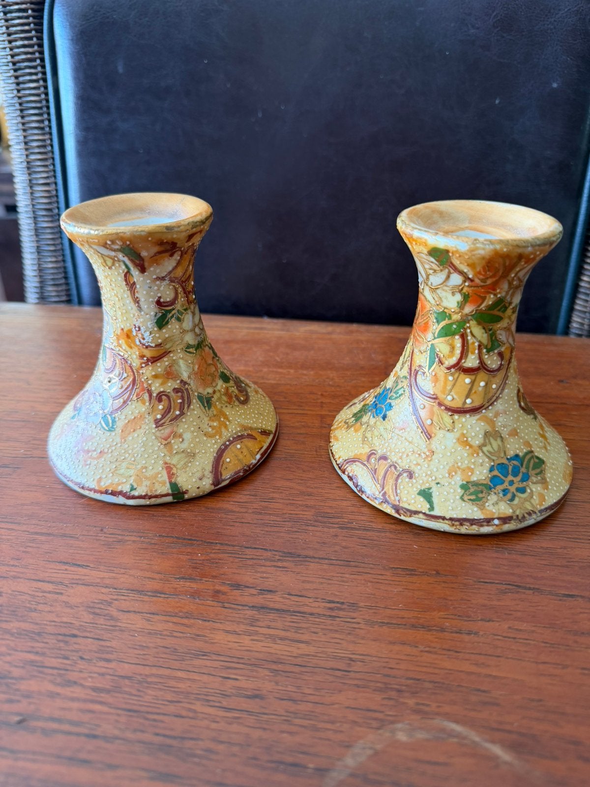 Set van 2 vintage porseleinen kandelaars – Satsuma / Moriage, Ophalen of Verzenden, Keramiek of Aardewerk