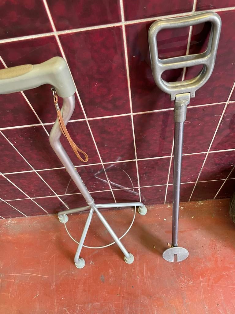 wandelstok 4 poot en wandel zitstok samen, Diversen, Wandelstokken, Ophalen of Verzenden