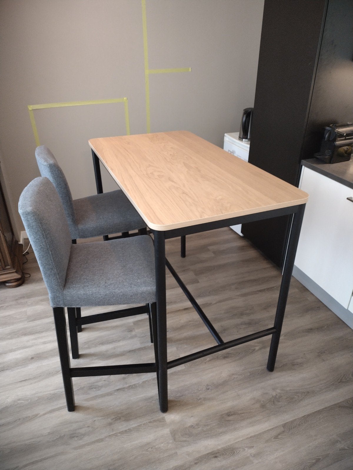 IKEA Tommaryd tafel plus 2 Bergmund krukken, Ophalen, Gebruikt