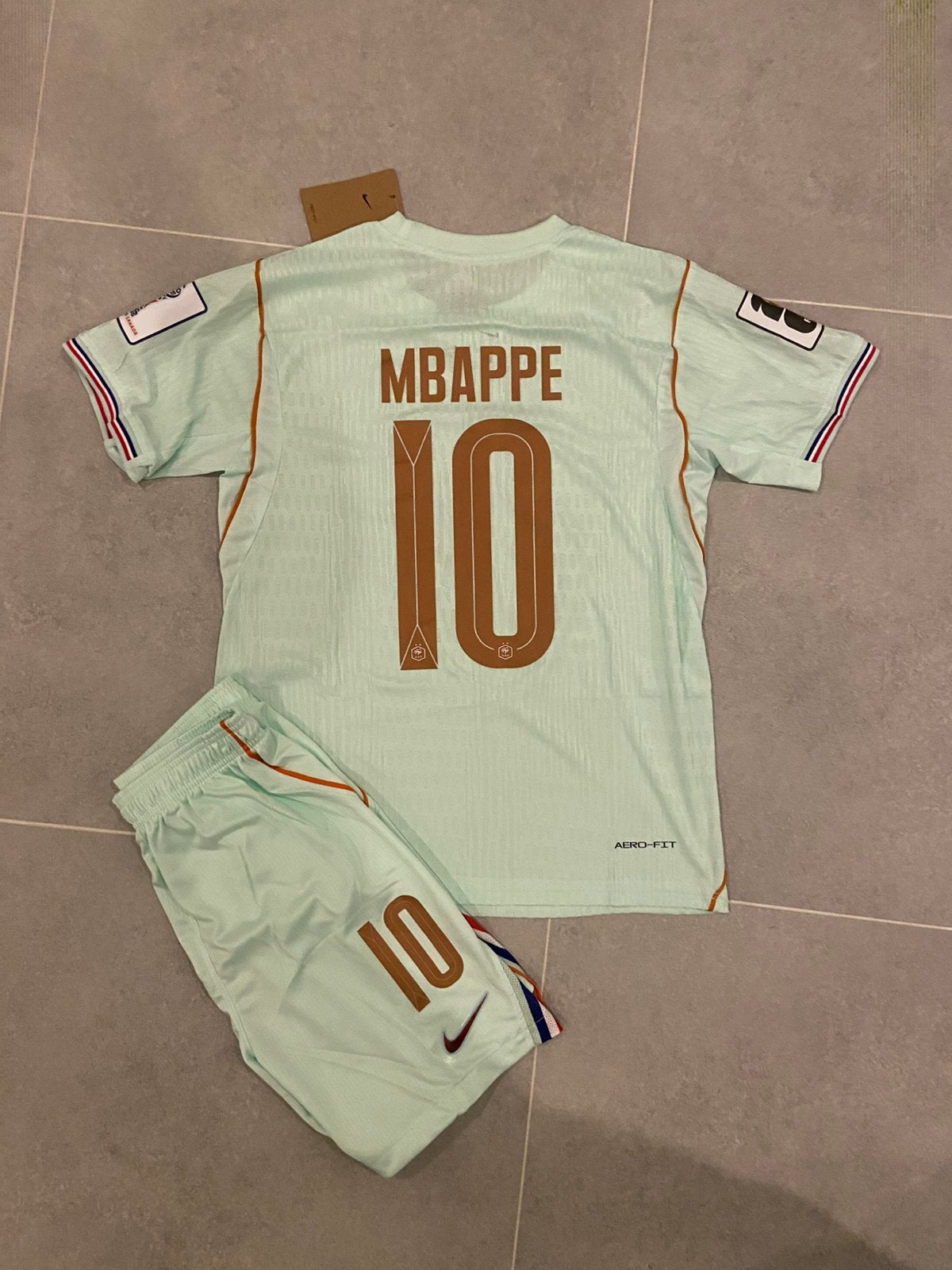 Frankrijk Uit Shirt & Broekje Mbappe 10, Ophalen of Verzenden, Nieuw, Shirt